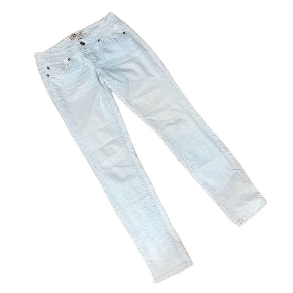 •L.E.I•low rise skinny pin striped light colored denim. Size 1